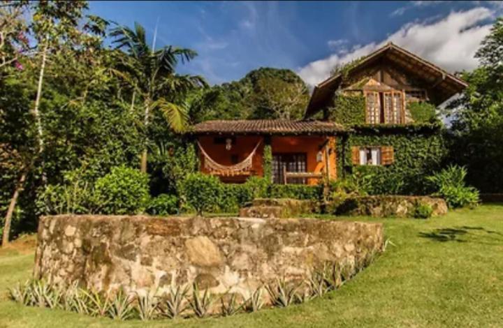 Refugio *